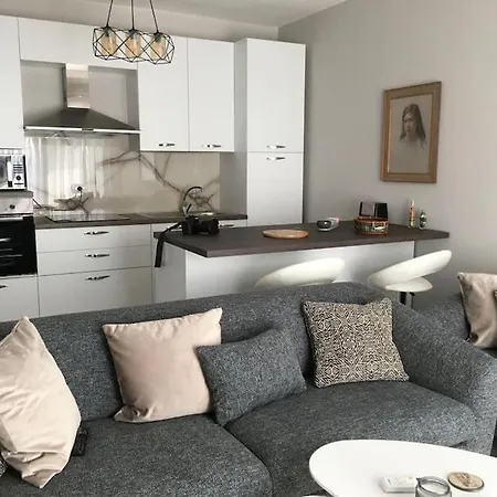 New Bazaar Violin Passion Apartment